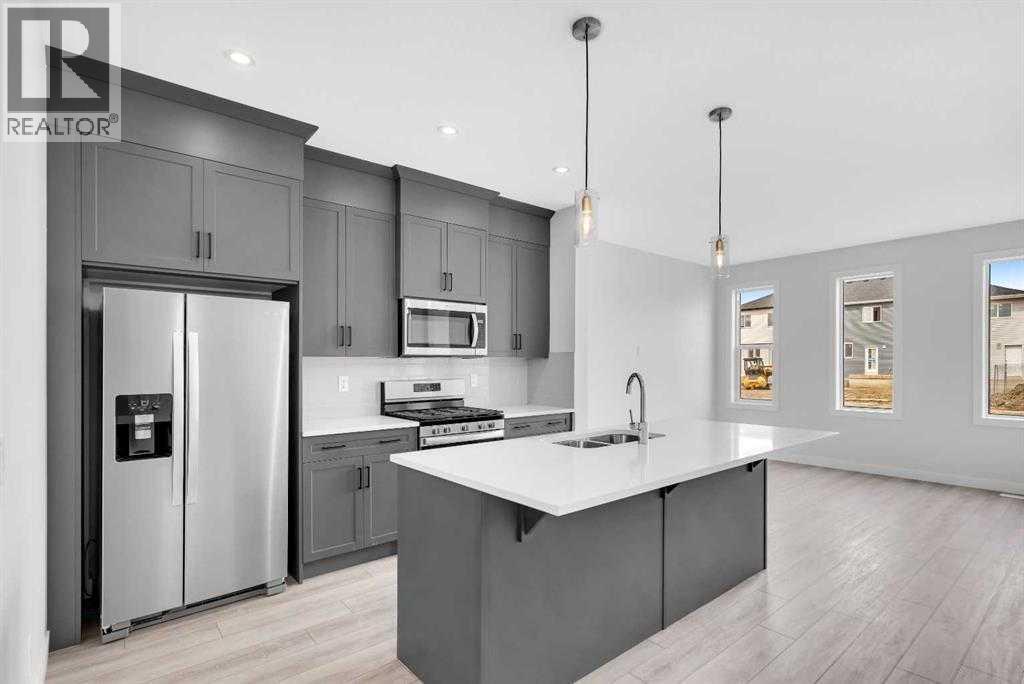 House for Sale in 16 Amblefield Avenue NW|Calgary, Alberta T3P2C1 4