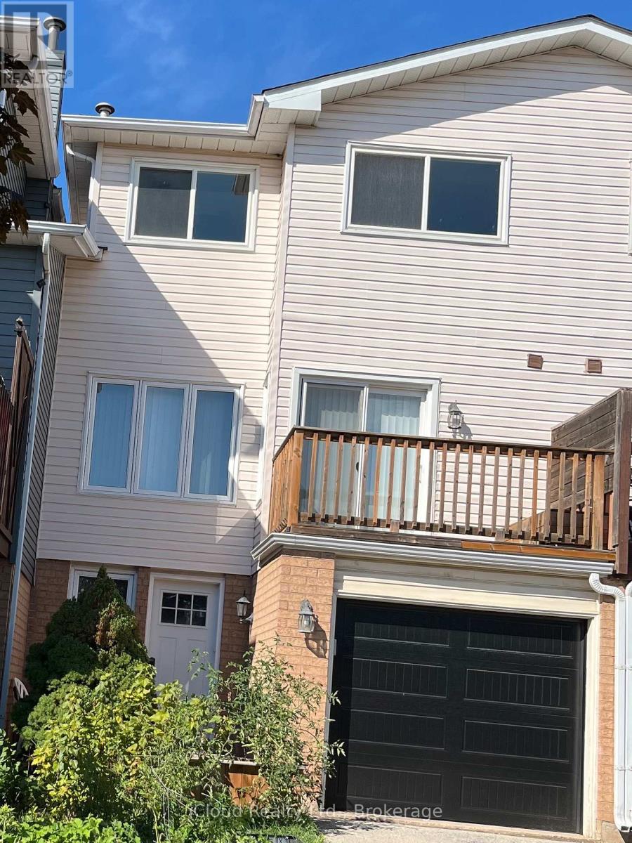 Row / Townhouse for Sale in 40 GLENASHTON DRIVE|Oakville (RO River Oaks), Ontario L6H6G2 2