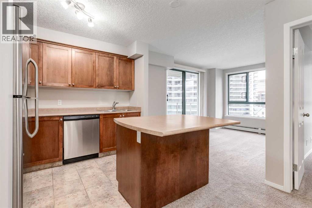 Apartment for Sale in 1014, 1111 6 Avenue SW|Calgary, Alberta T2P5M5 3