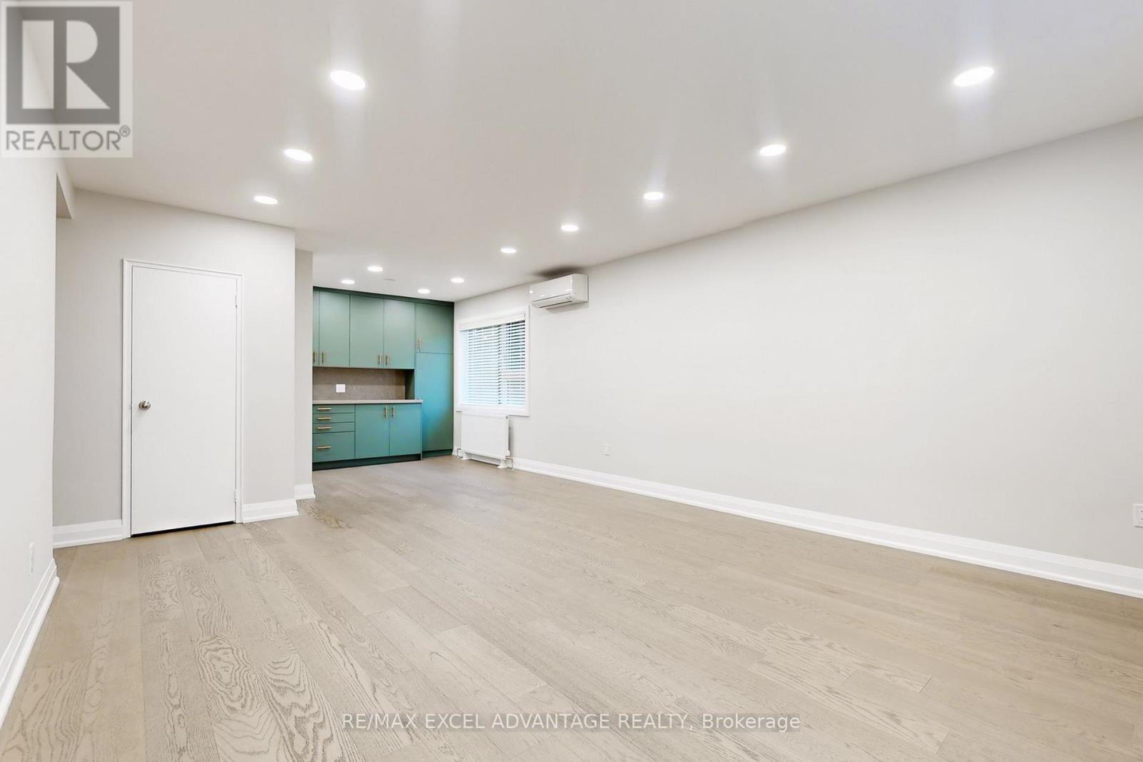 For rent: 6 41 ELMDALE COURT Richmond Hill (Mill Pond) Ontario