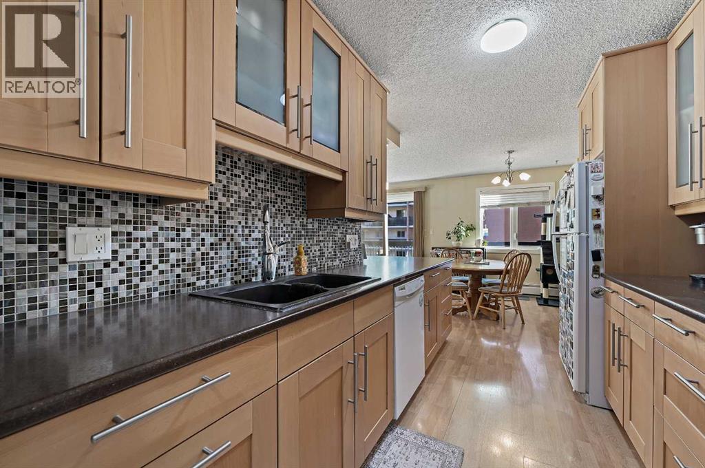 Apartment for Sale in 304, 1033 15 Avenue SW|Calgary, Alberta T2R0S5 5