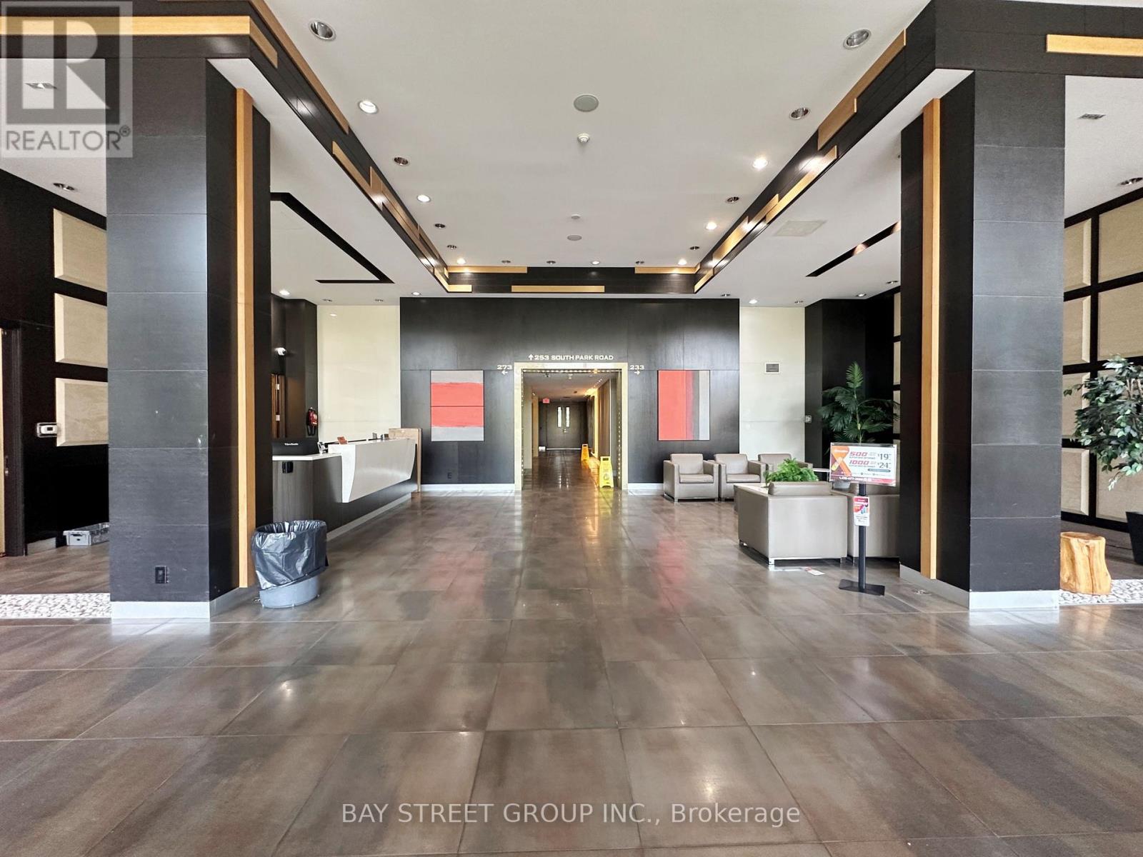 For sale: 207 - 233 SOUTH PARK ROAD, Markham (Commerce Valley), Ontario  L3T0B4 - N12540760 | REALTOR.ca