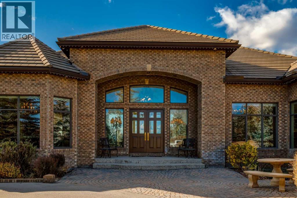 House for Sale in 31 Pinnacle Ridge Drive SW|Rural Rocky View County, Alberta T3Z3N7 2