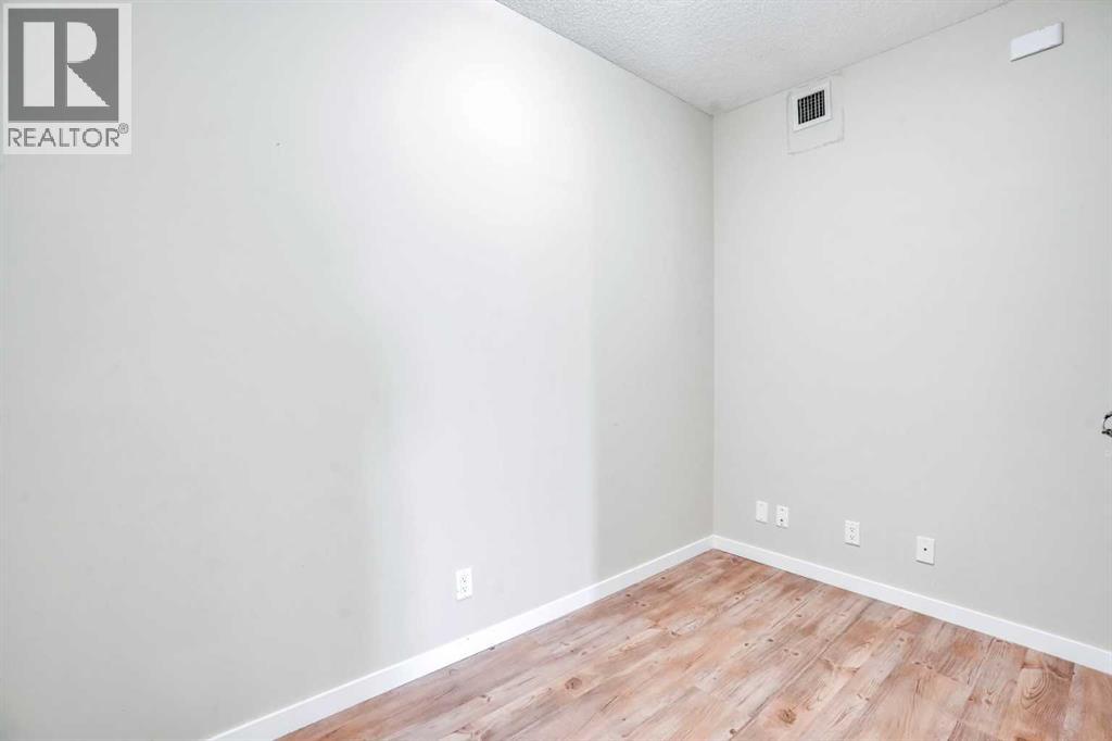 Apartment for Sale in 2319, 333 Taravista Drive NE|Calgary, Alberta T3J0H4 2