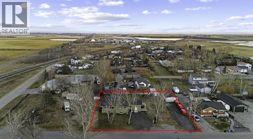 House for Sale in 11330 86 Street SE|Calgary, Alberta T3S0A3 2