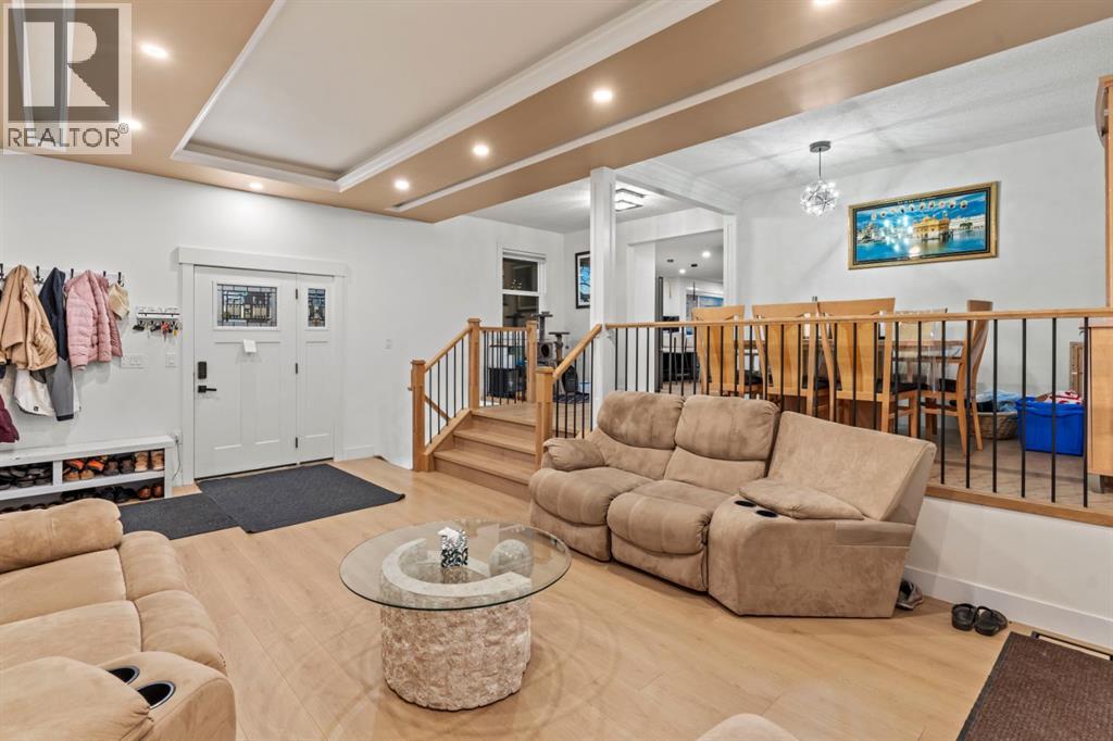 House for Sale in 11330 86 Street SE|Calgary, Alberta T3S0A3 5