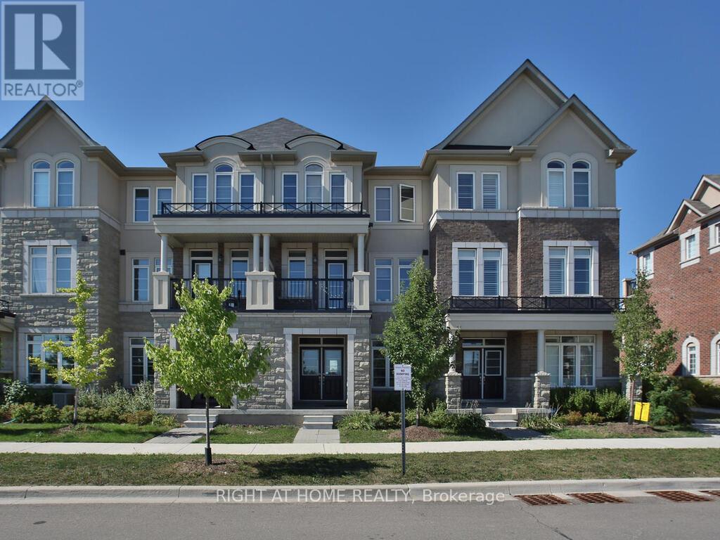 Row / Townhouse for Sale in 3030 GEORGE SAVAGE AVENUE|Oakville (GO Glenorchy), Ontario L6M0Z1