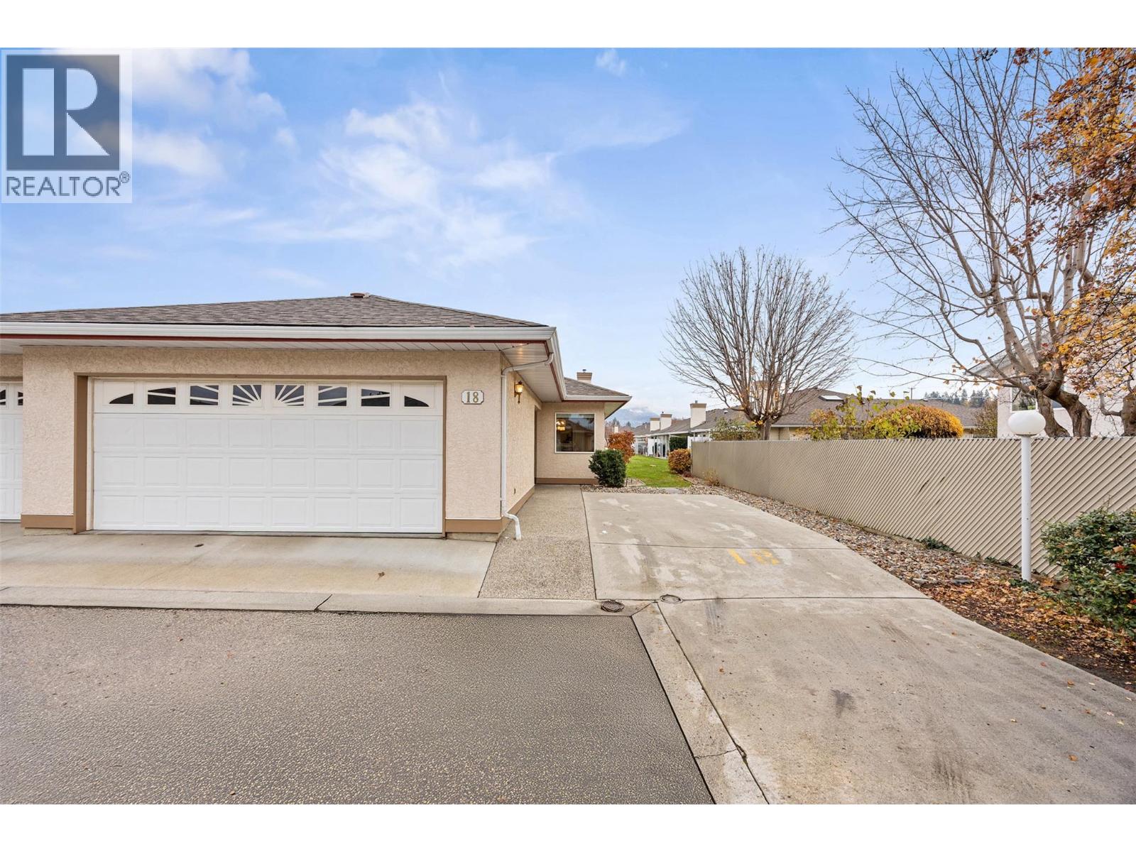 For sale: 1874 Parkview Crescent Unit# 18, Kelowna, British Columbia ...