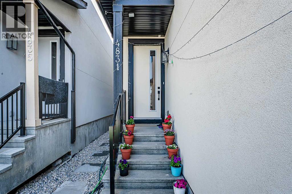 House for Sale in 4831 87 Avenue NE|Calgary, Alberta T3J2J5 2