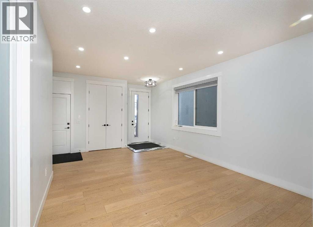 House for Sale in 4831 87 Avenue NE|Calgary, Alberta T3J2J5 4