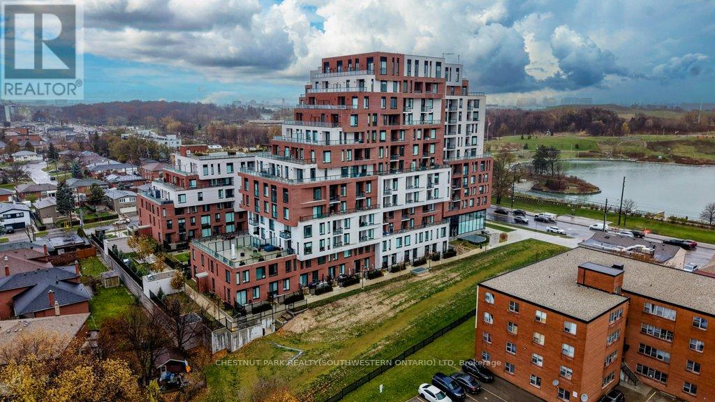 For sale: 612 - 3100 KEELE STREET, Toronto (Downsview-Roding-CFB ...