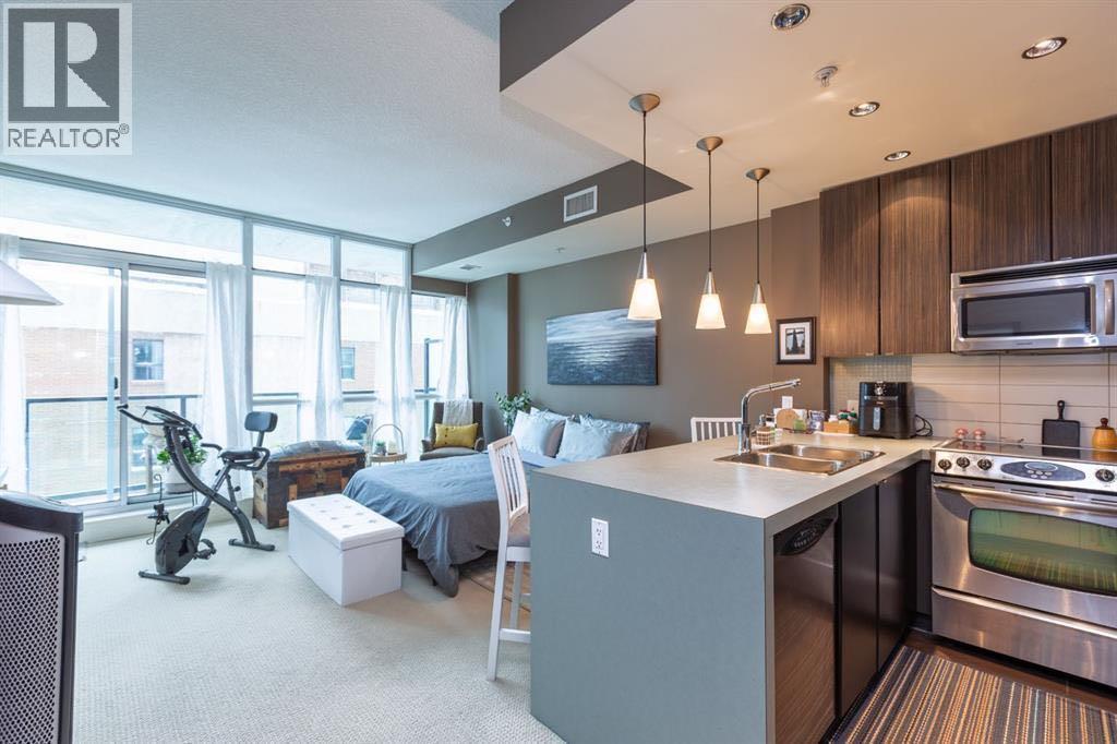 Apartment for Sale in 609, 788 12 Avenue SW|Calgary, Alberta T2R0H1 4