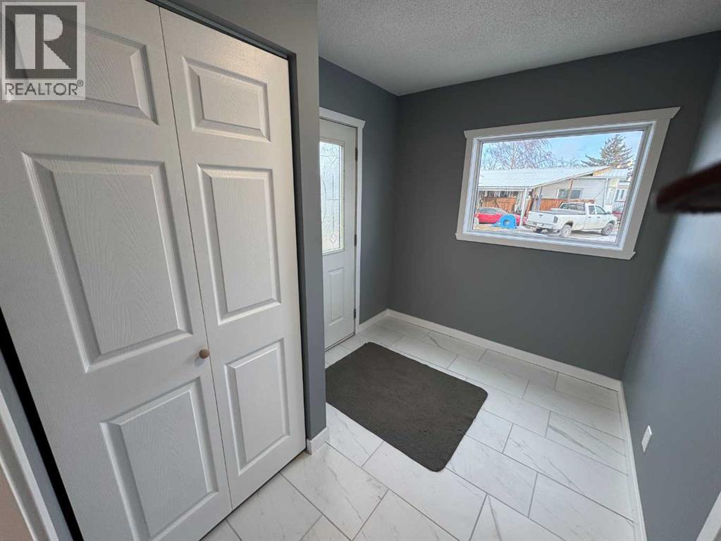 Mobile Home for Sale in 470, 3223 83 Street NW|Calgary, Alberta T2B5P3 4