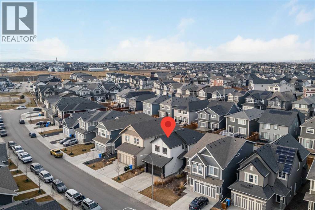 House for Sale in 180 Magnolia Terrace SE|Calgary, Alberta T3M3N2 2