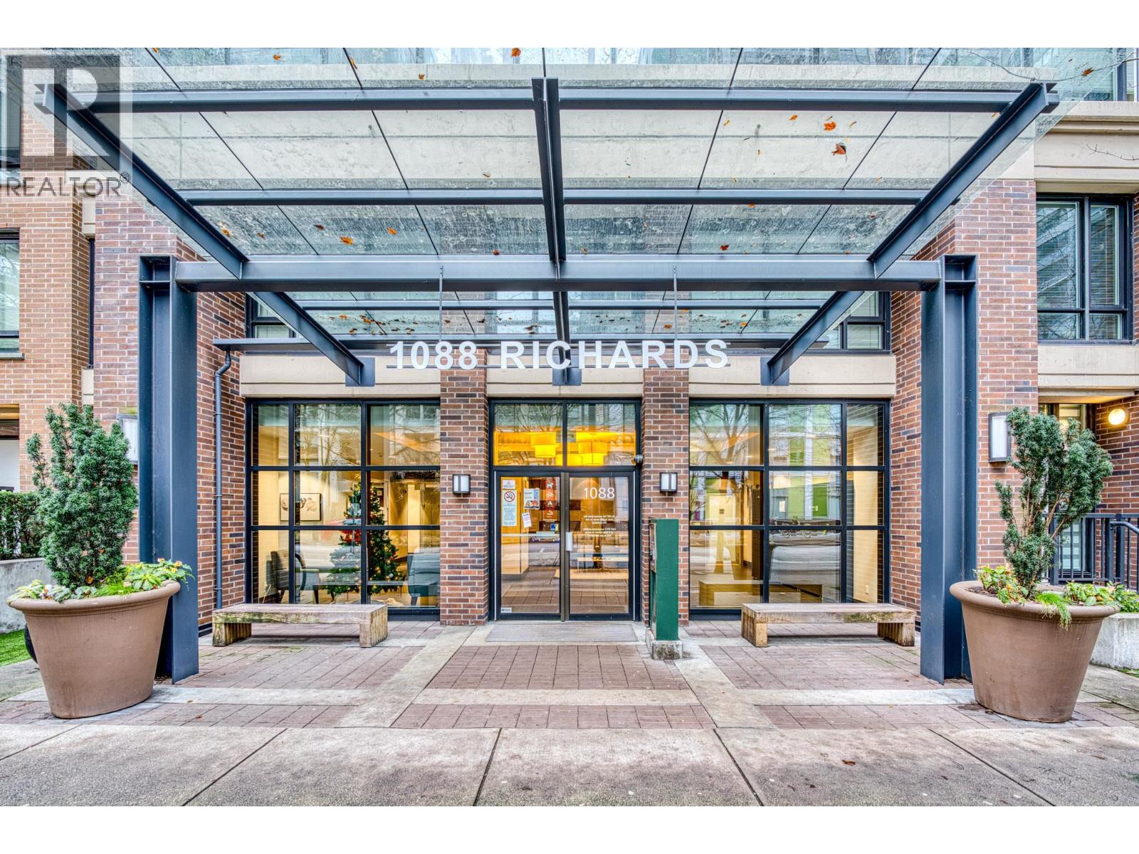 1088 beach road (94) 사진