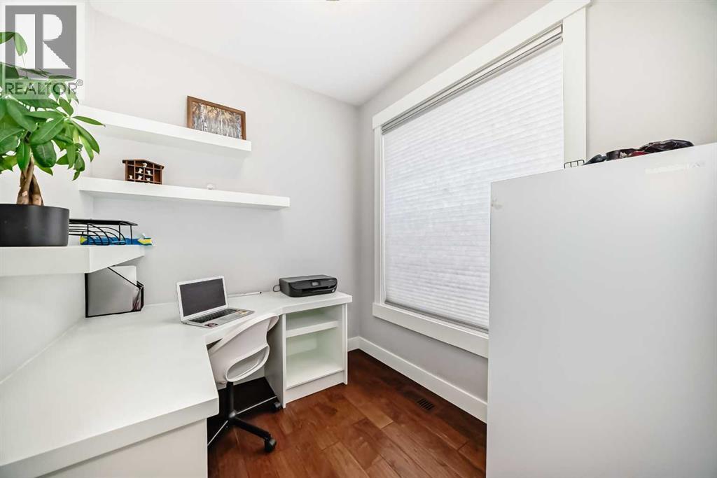 Duplex for Sale in 4640 15 Avenue NW|Calgary, Alberta T3B0L7 3