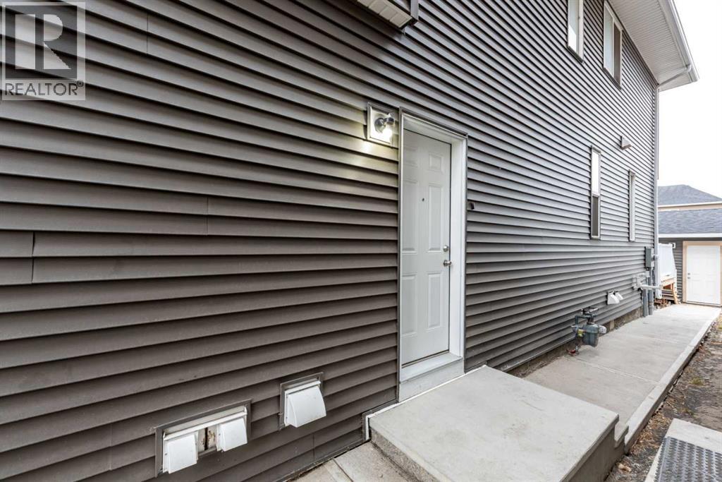 Duplex for Sale in 57 Corner Glen Row NE|Calgary, Alberta T3N2L9 3