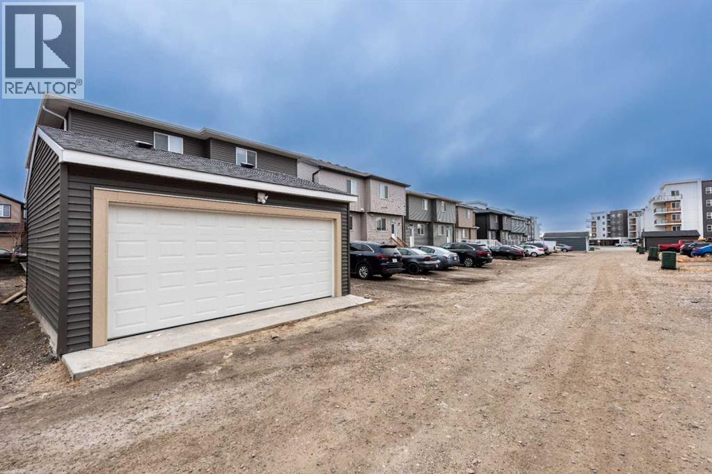 Duplex for Sale in 57 Corner Glen Row NE|Calgary, Alberta T3N2L9 4