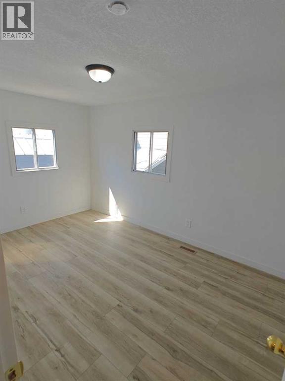 Mobile Home for Sale in 30, 2106 50 Street SE|Calgary, Alberta T2B1M7 5