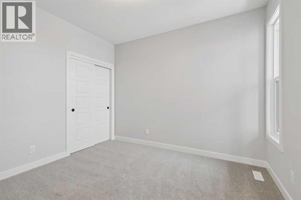 House for Sale in 117 Heartwood Lane SE|Calgary, Alberta T3S0R4 4