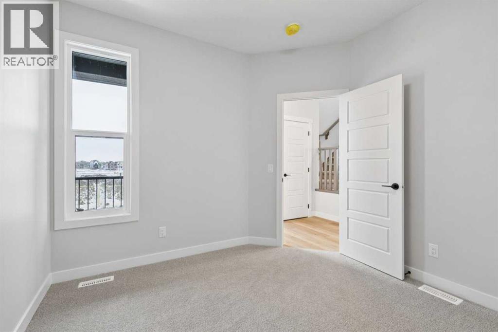 House for Sale in 117 Heartwood Lane SE|Calgary, Alberta T3S0R4 5