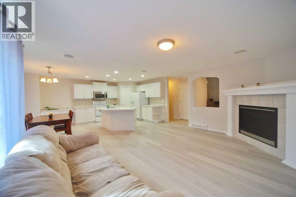 House for Sale in 133 Panamount Court NW|Calgary, Alberta T3K5S1 3