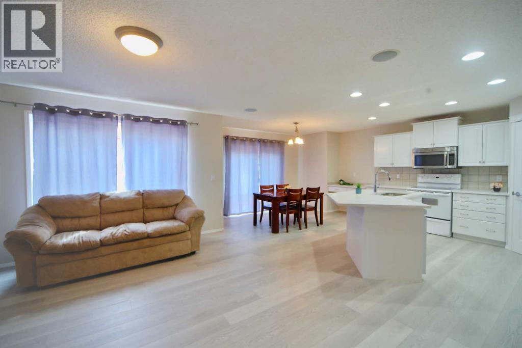 House for Sale in 133 Panamount Court NW|Calgary, Alberta T3K5S1 4