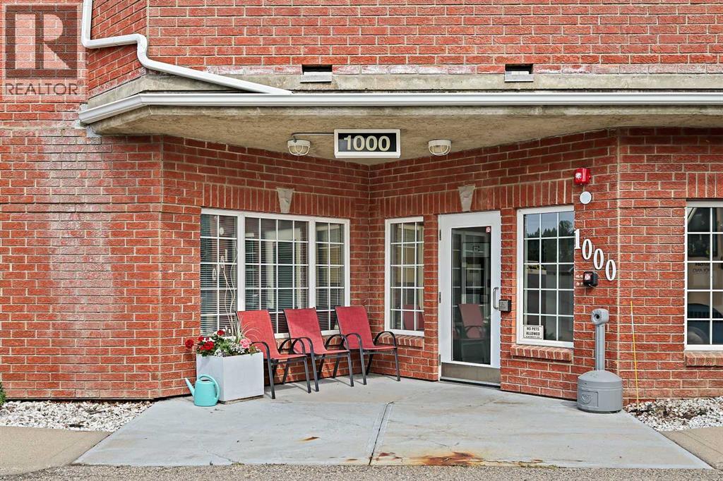 Apartment for Sale in 1206 Sienna Park Green SW|Calgary, Alberta T3H3N7 2