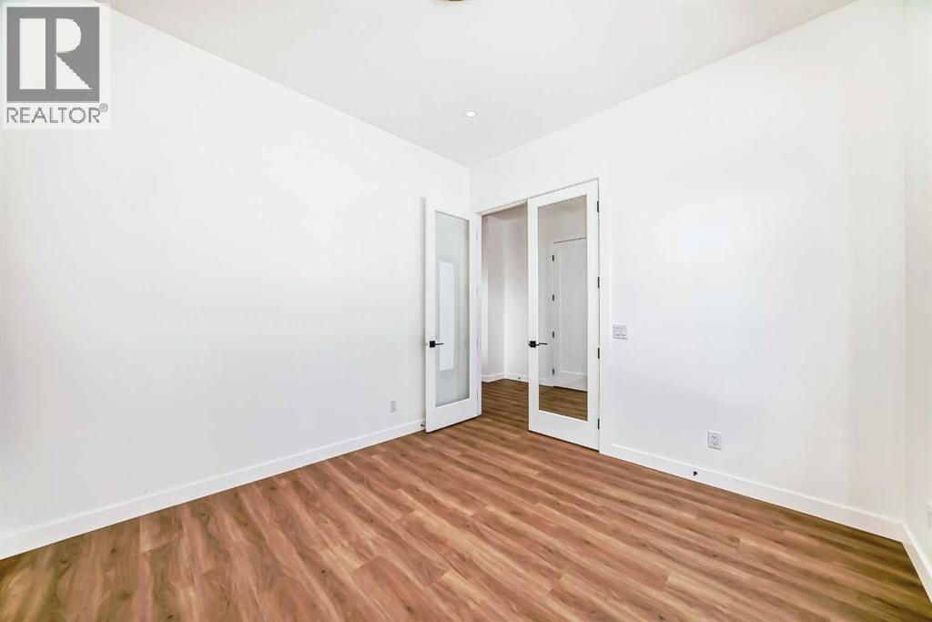 House for Sale in 2107 Victoria Crescent NW|Calgary, Alberta T2M4E3 3