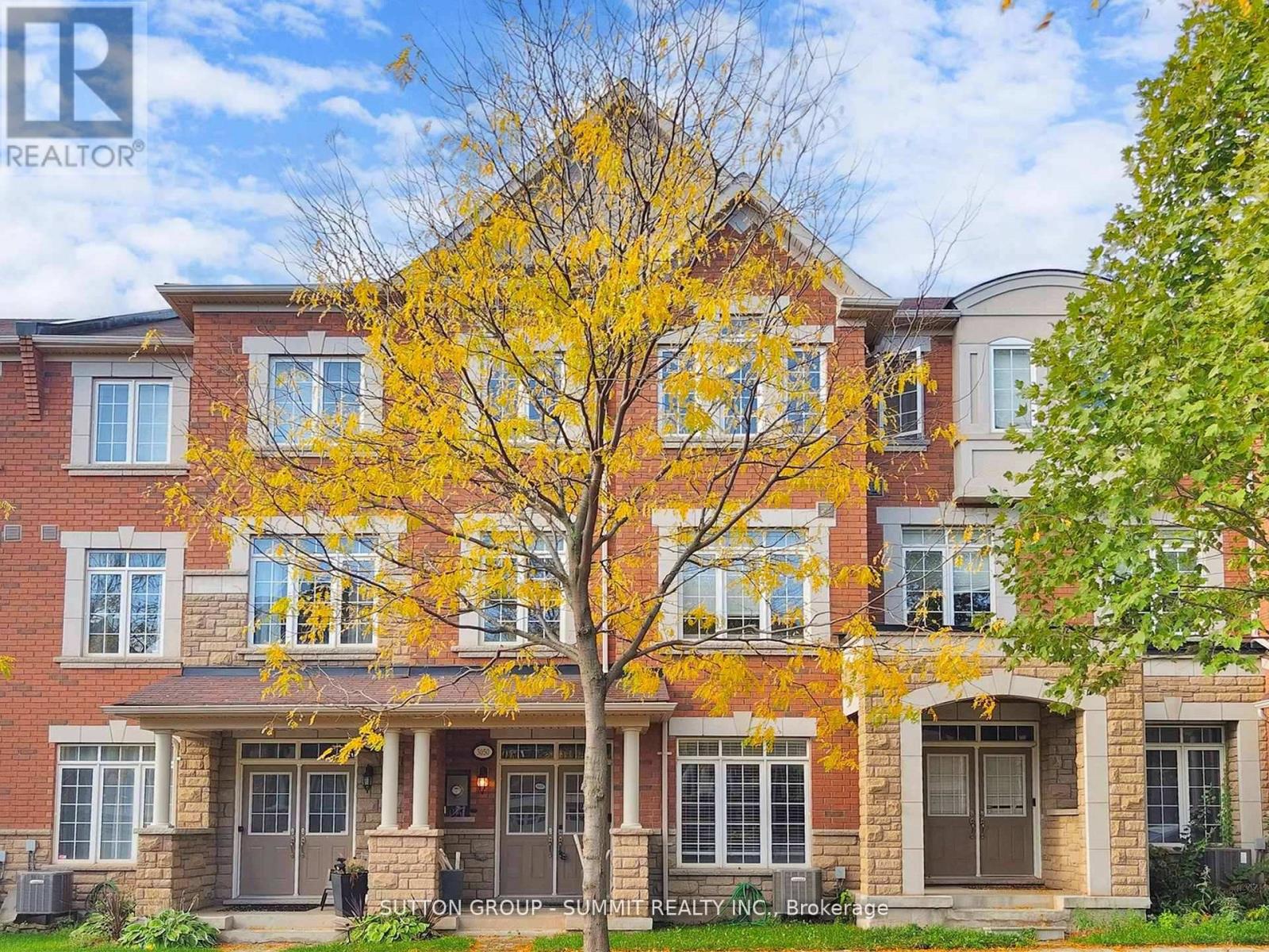 Row / Townhouse for Sale in 3050 EBERLY WOODS DRIVE|Oakville (GO Glenorchy), Ontario L6M0T5 2