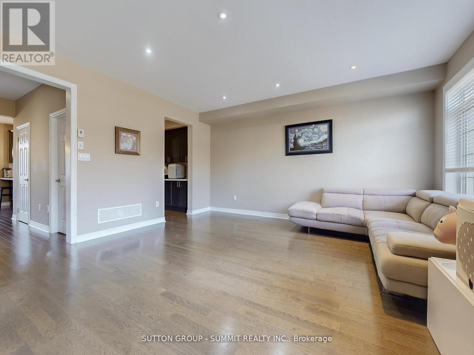 Row / Townhouse for Sale in 3050 EBERLY WOODS DRIVE|Oakville (GO Glenorchy), Ontario L6M0T5 5