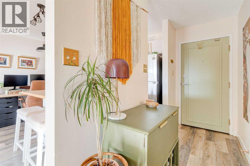 Apartment for Sale in 309, 1602 11 Avenue SW|Calgary, Alberta T3C0N2 3