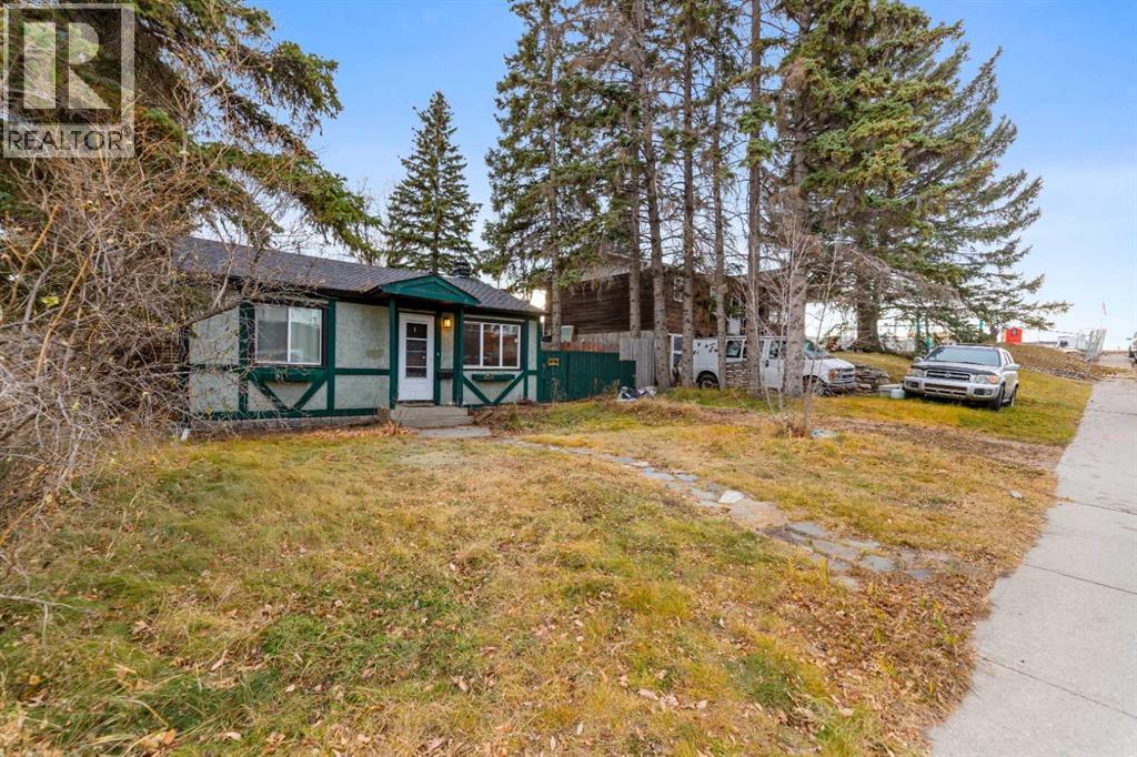 House for Sale in 6435 33 Avenue NW|Calgary, Alberta T3B1K9 4