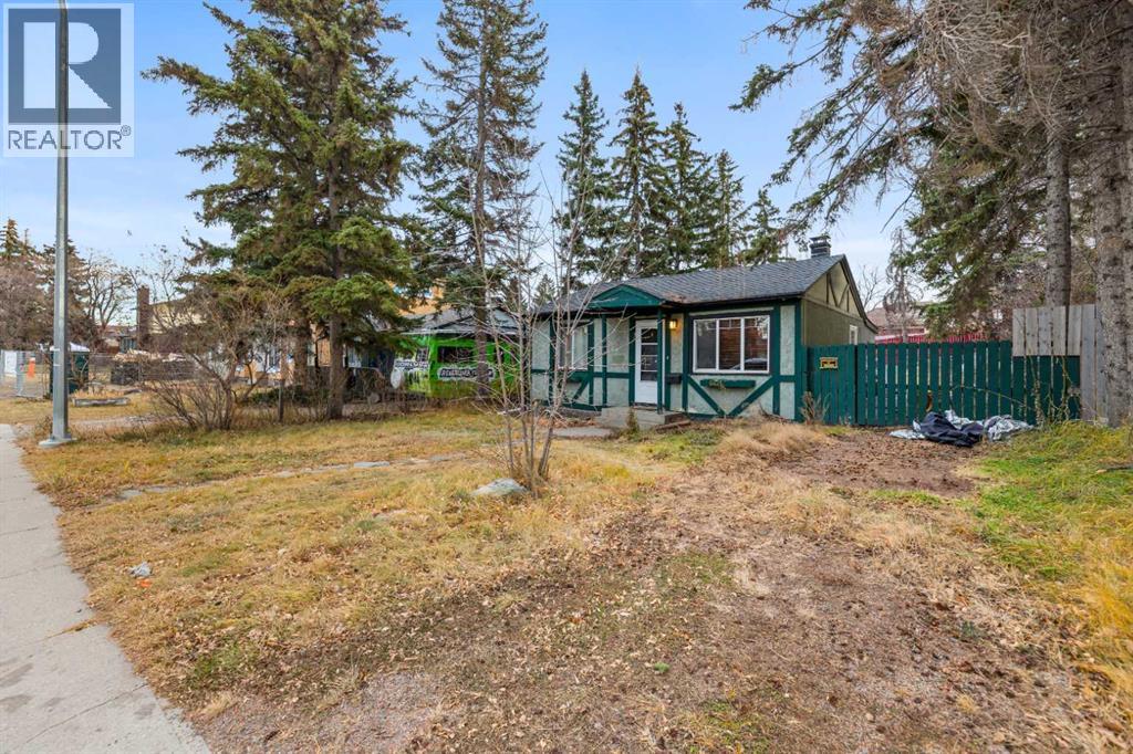 House for Sale in 6435 33 Avenue NW|Calgary, Alberta T3B1K9 5