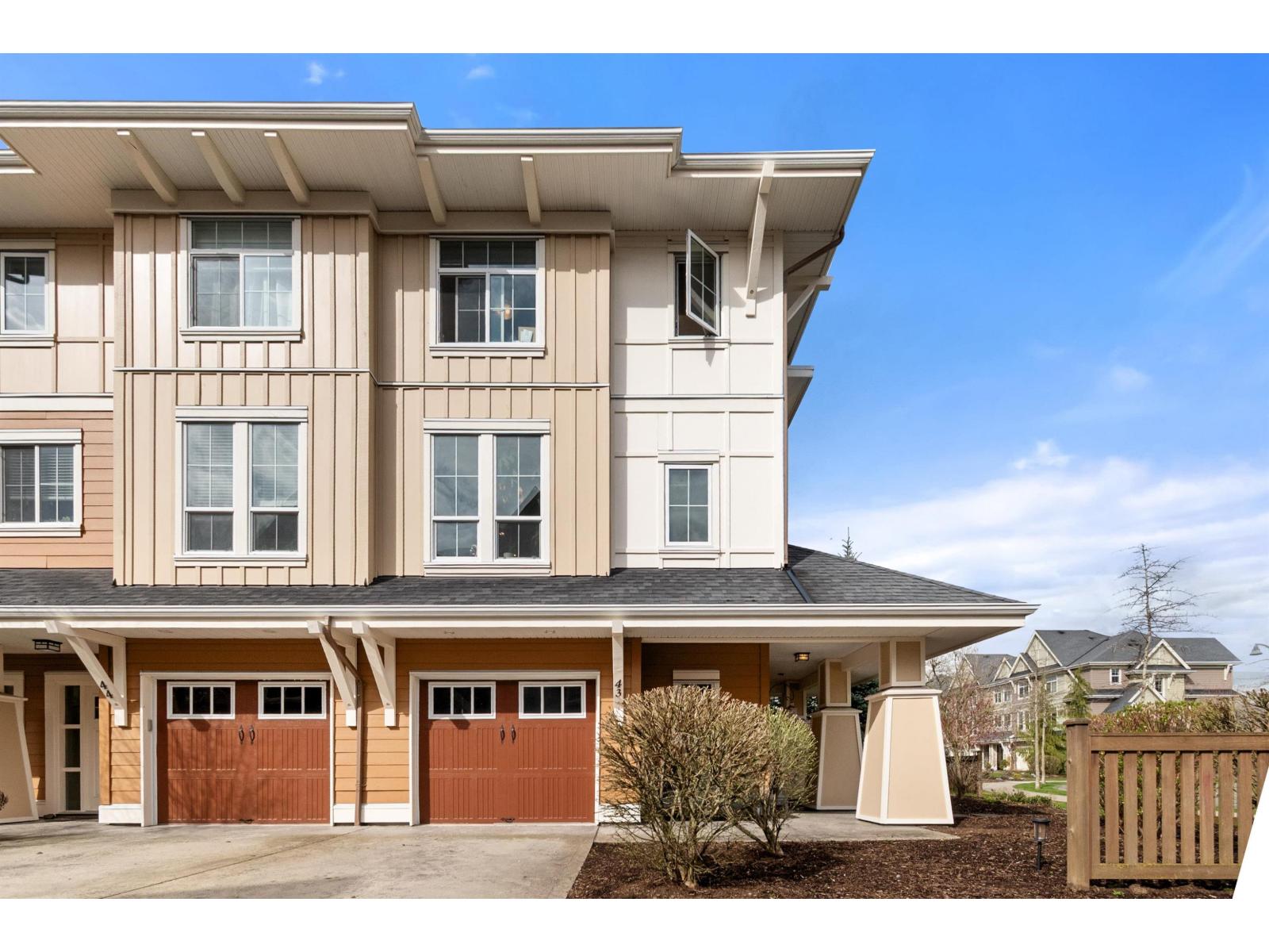 For sale: 43 45290 SOOWAHLIE CRESCENT, Garrison Crossing, Chilliwack ...