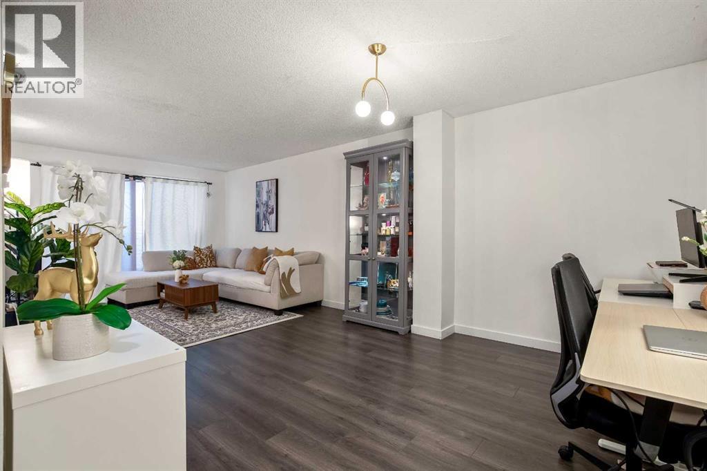 Apartment for Sale in 301, 523 15 Avenue SW|Calgary, Alberta T2R0R3 2