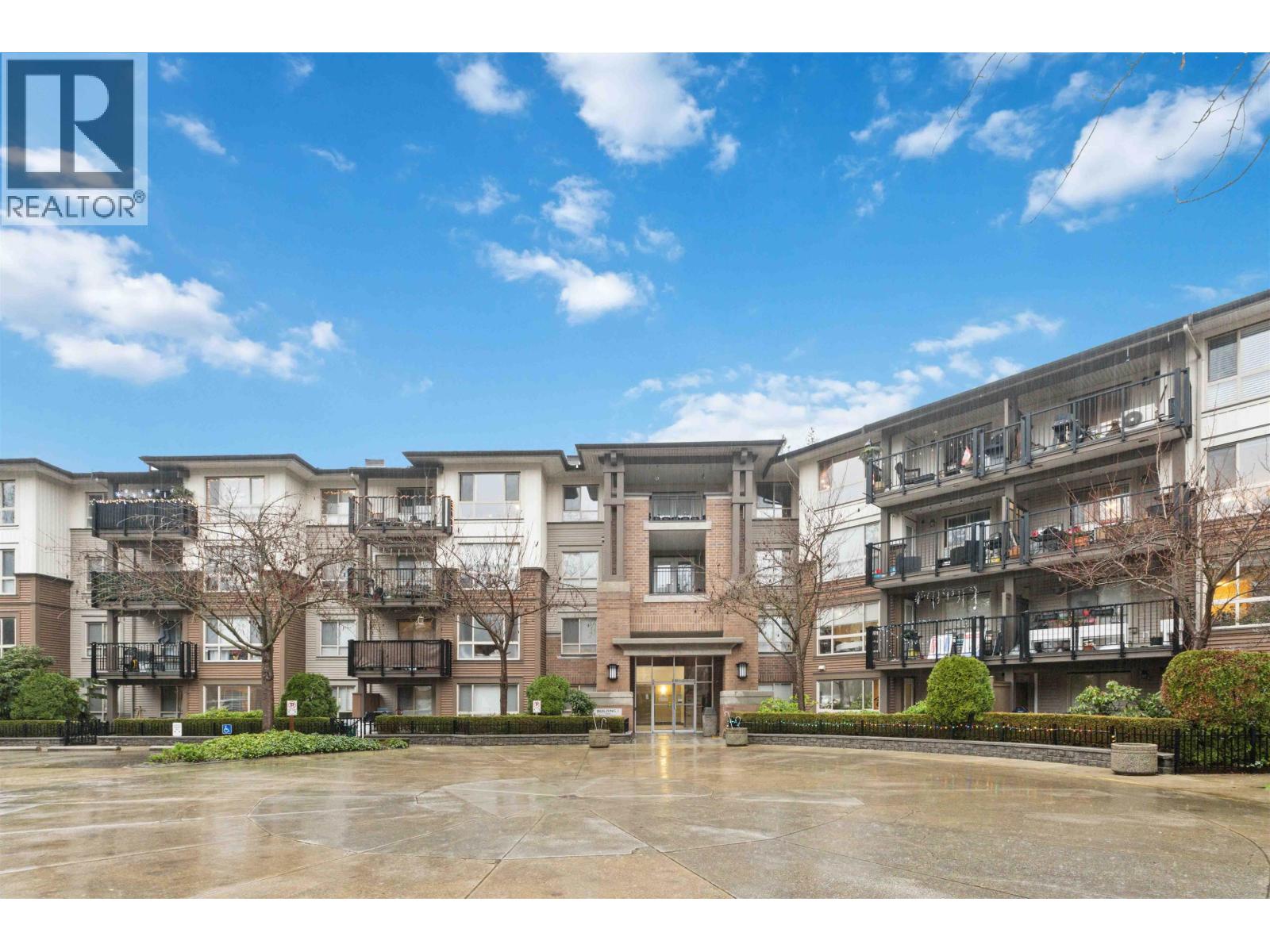 For sale: 403 11665 HANEY BYPASS, Maple Ridge, British Columbia V2X8W9 ...
