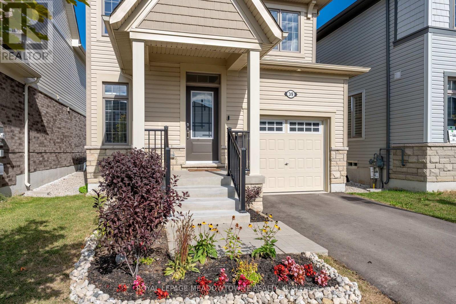 For sale: 39 DASS DRIVE W, Centre Wellington (Fergus), Ontario