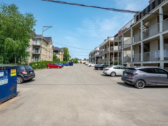 For sale: 2238-2254 Rue Schulz, Saint-Jérôme, Quebec J7Y5L2