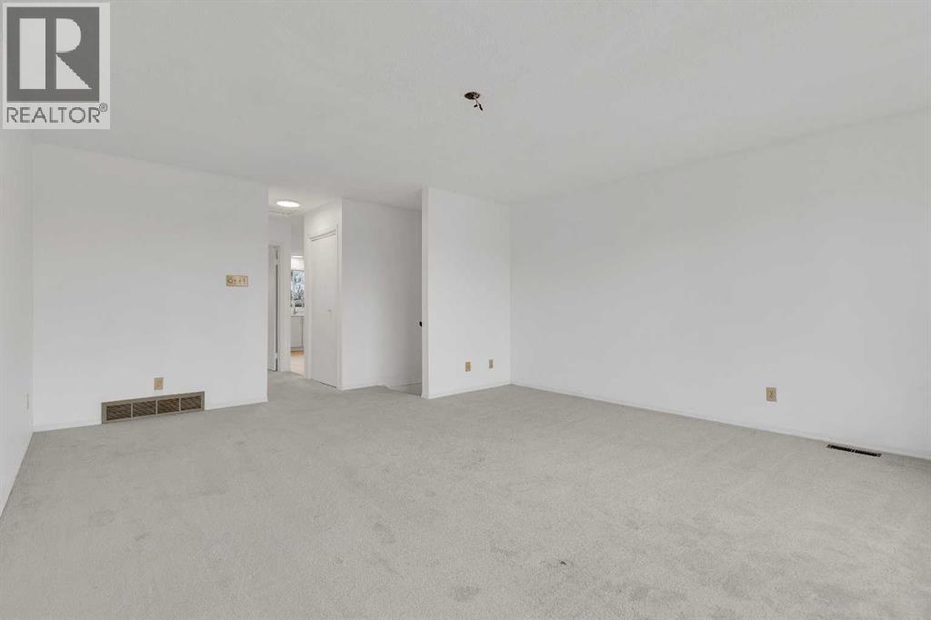 Duplex for Sale in 2948 Doverville Crescent SE|Calgary, Alberta T2B1T9 4