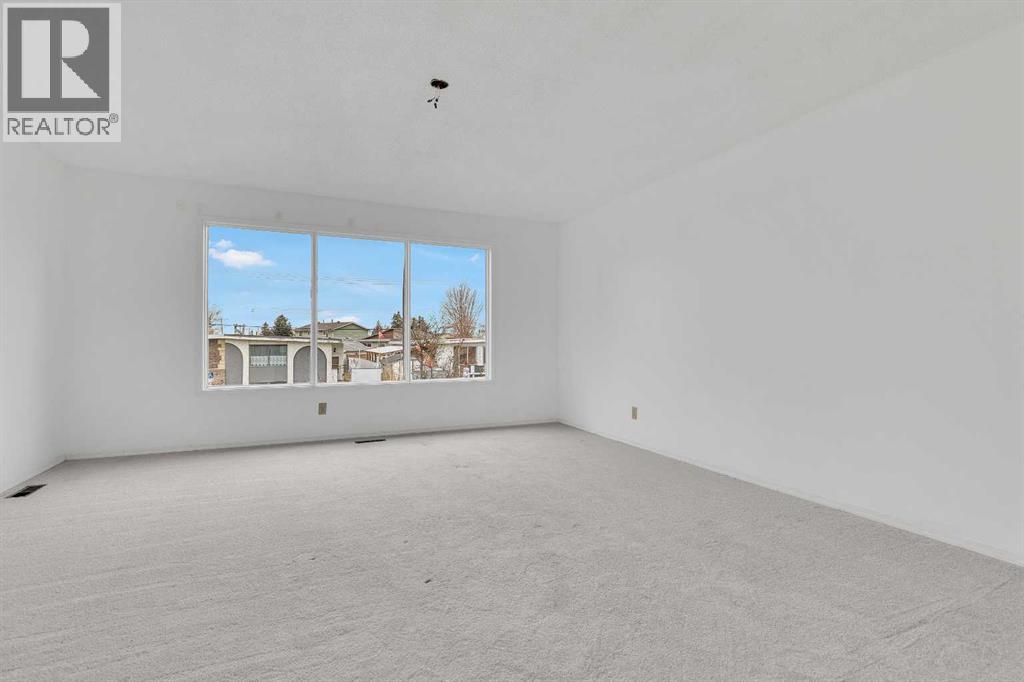 Duplex for Sale in 2948 Doverville Crescent SE|Calgary, Alberta T2B1T9 2