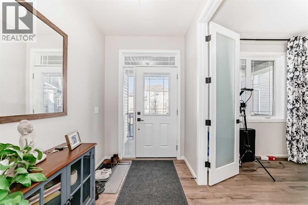 House for Sale in 99 Cityline Point NE|Calgary, Alberta T3N2H6 2