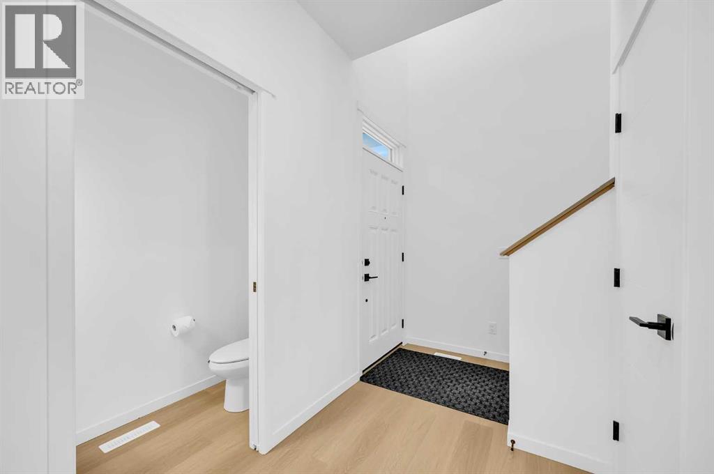 House for Sale in 16 Magnolia Bay SE|Calgary, Alberta T3M3M9 5