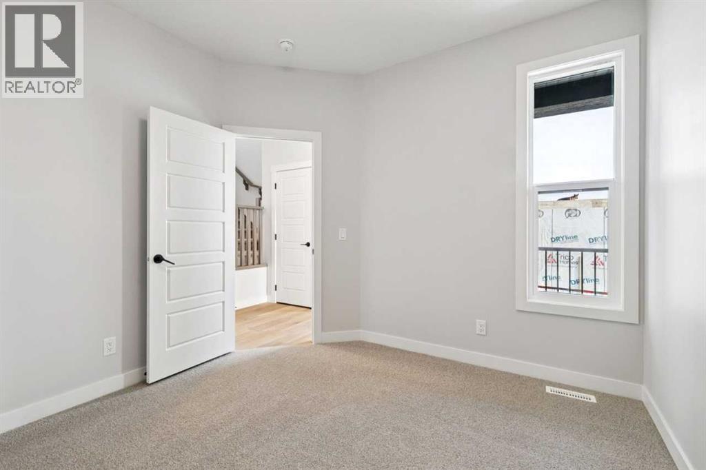 House for Sale in 94 Heartwood Villas SE|Calgary, Alberta T3S0R4 5