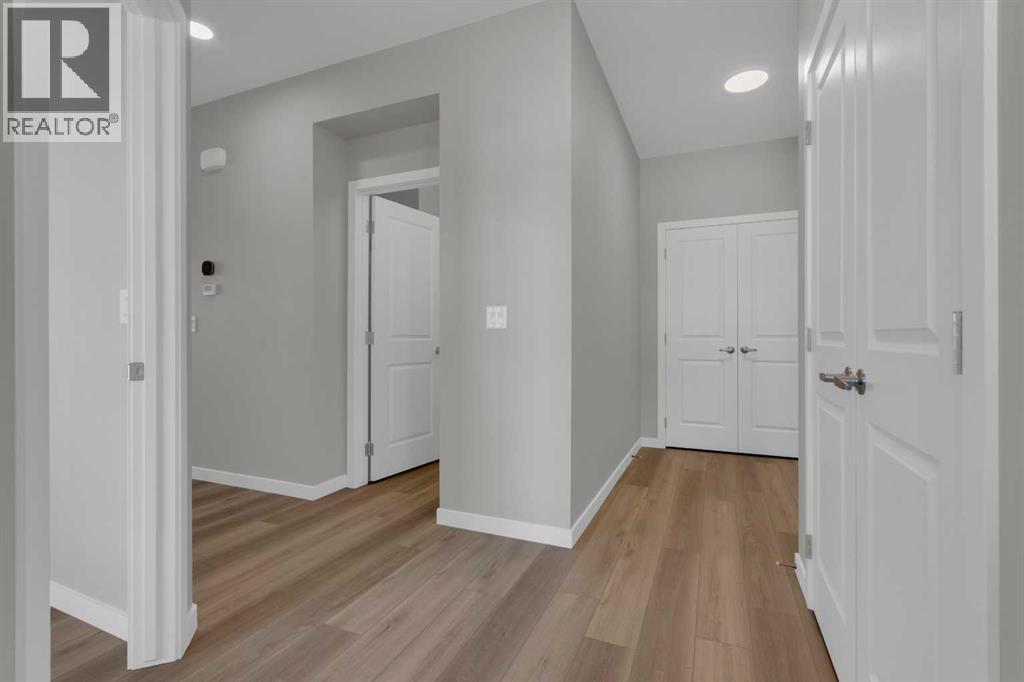 House for Sale in 69 Silver Spruce Road SW|Calgary, Alberta T2X6A7 3