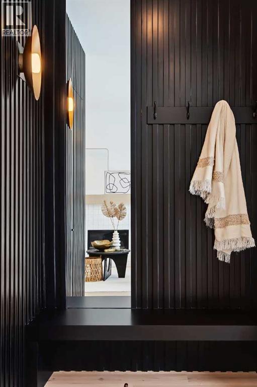 Duplex for Sale in 215 25 Avenue NW|Calgary, Alberta T2M2A6 3