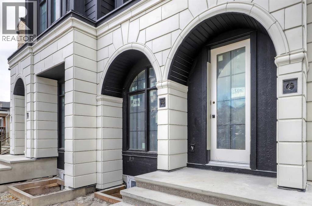 Duplex for Sale in 417 22 Avenue NW|Calgary, Alberta T2M1N4 2