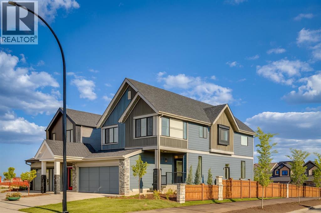 House for Sale in 85 Heartwood Lane SE|Calgary, Alberta T3S0R7