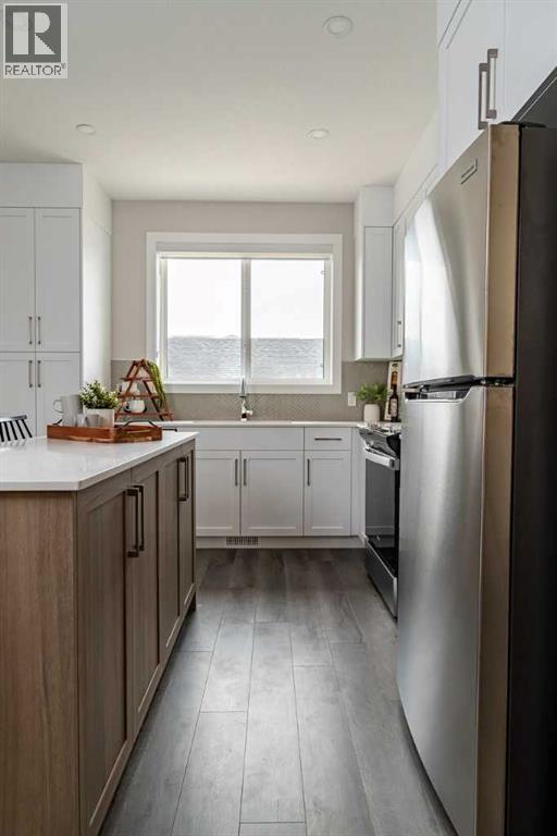 Duplex for Sale in 663 Homestead Drive NE|Calgary, Alberta T3J5V6 4