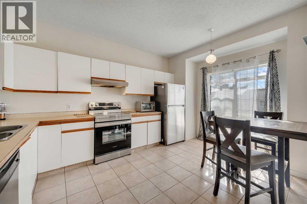 House for Sale in 137 Martinpark Way NE|Calgary, Alberta T3J3M8 5